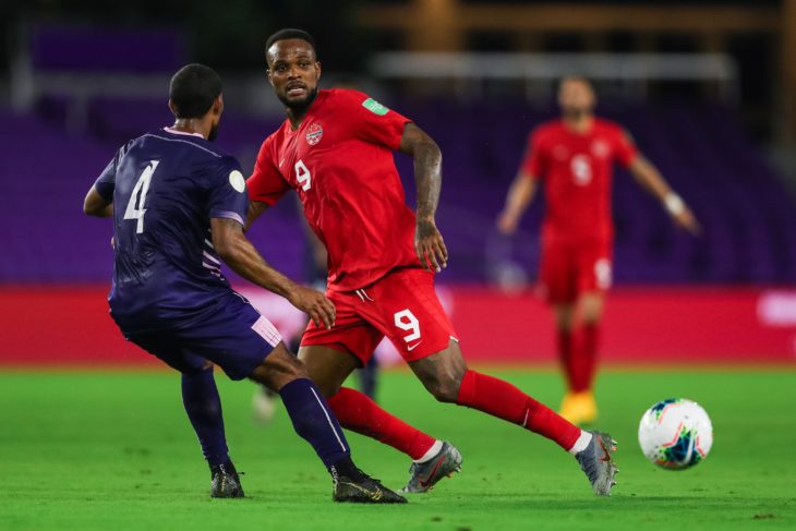 Cyle Larin du Canada en action contre les Bermudes.  (Photo de Canada Soccer)