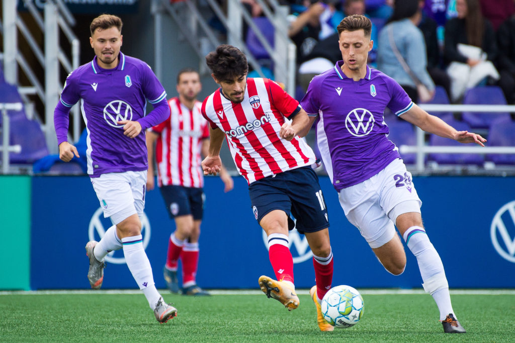 Alberto Soto plays a pass (Photo: Pacific FC)